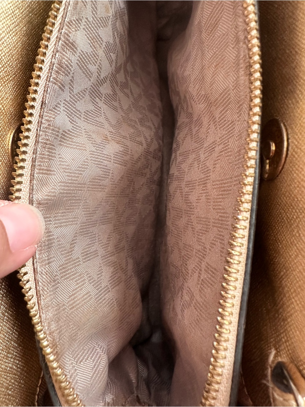 Michael Kors Metallic Gold Crossbody bag - Picture 7 of 10